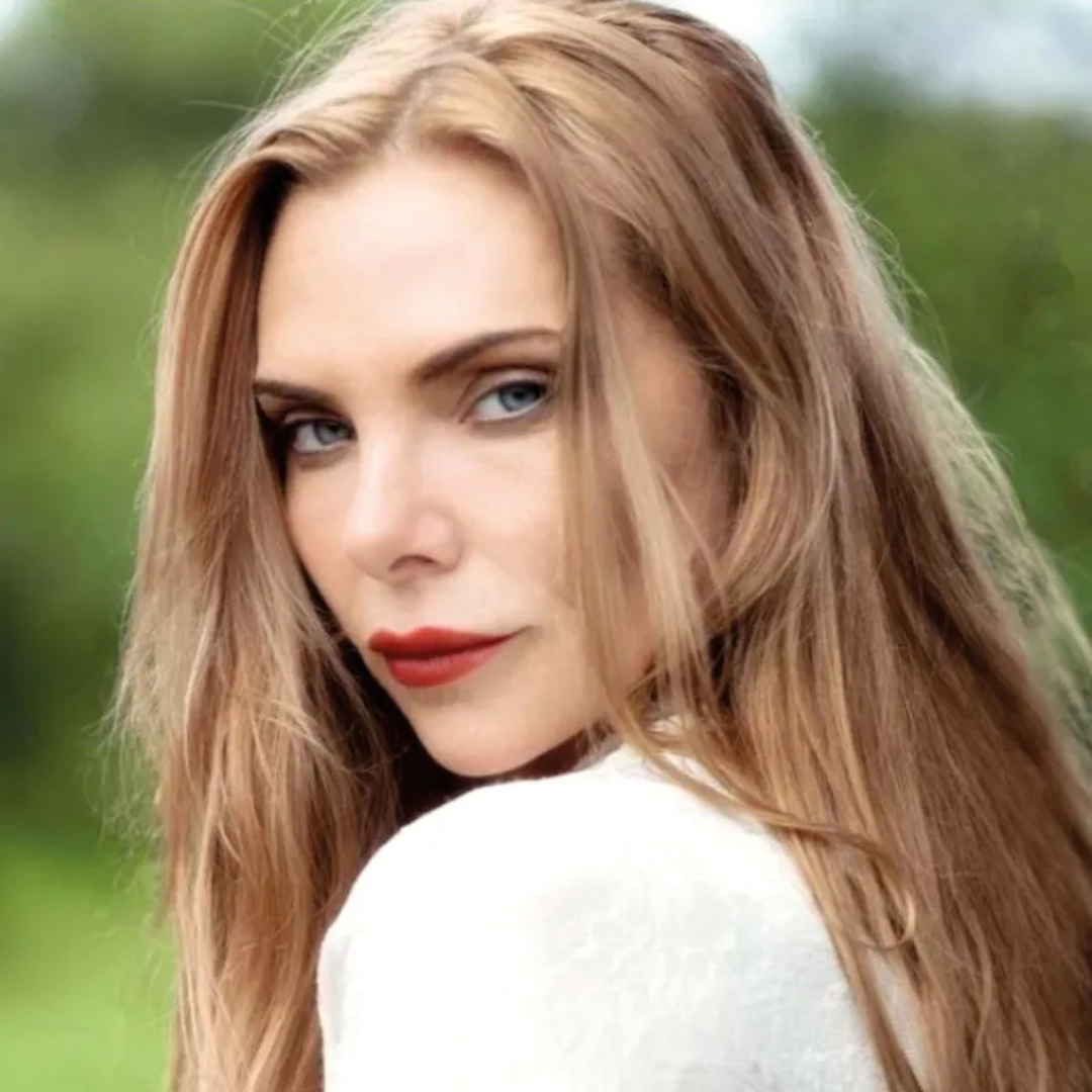 Samantha Womack 